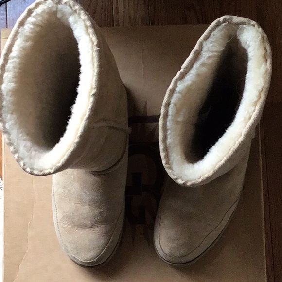 UGG Ultra Tall Womens Boots (5245), Sand, US size 7 - Picture 3 of 8